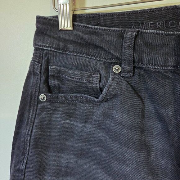 EUC AMERICAN EAGLE OUTFITTERS REAL GOOD DARK WASH DESTROYED MOM JEANS SIZE 2 - Picture 11 of 16